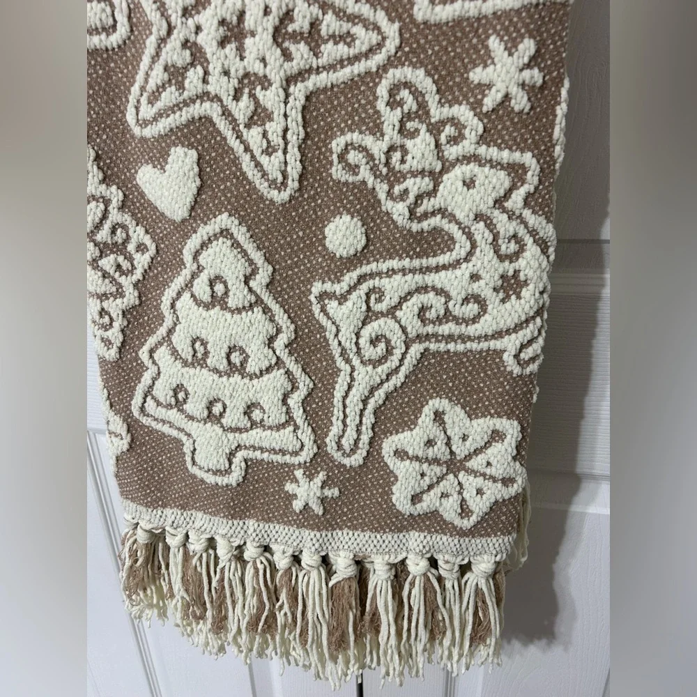 Cupcakes And Cashmere Gingerbread Cookie Throw Blanket Christmas 50”X70” NEW